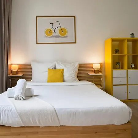 Gares Avec Parking Securise דירה *